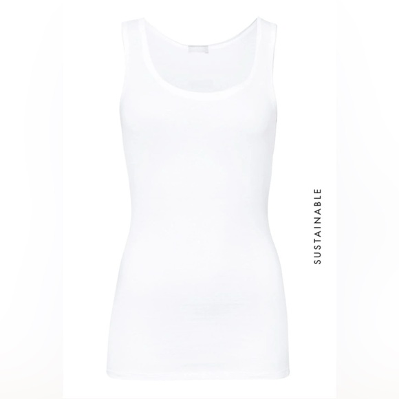 Hanro | Black and White Tanks - Picture 2 of 14